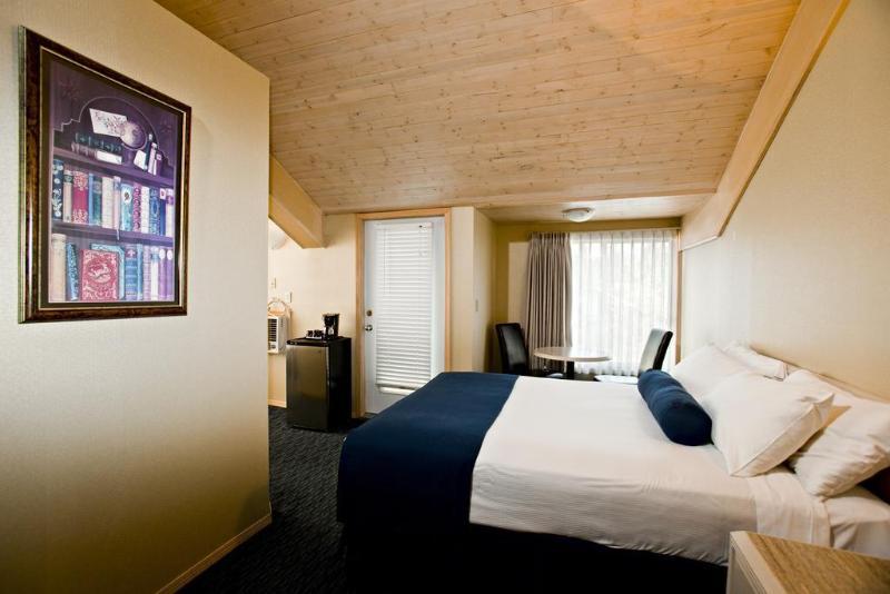 Red Carpet Hotel 3*
